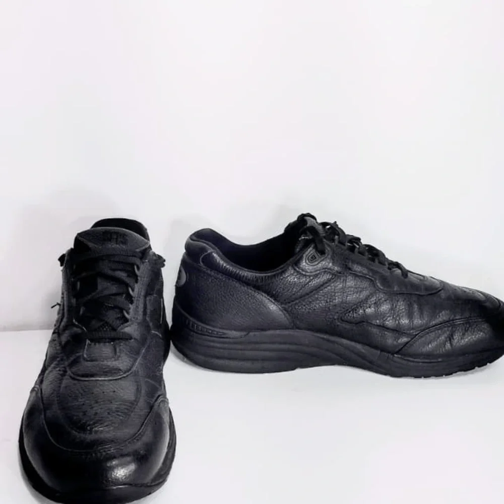 SAS. Men's Black Leather Shoes size 14 pre owned good condition
